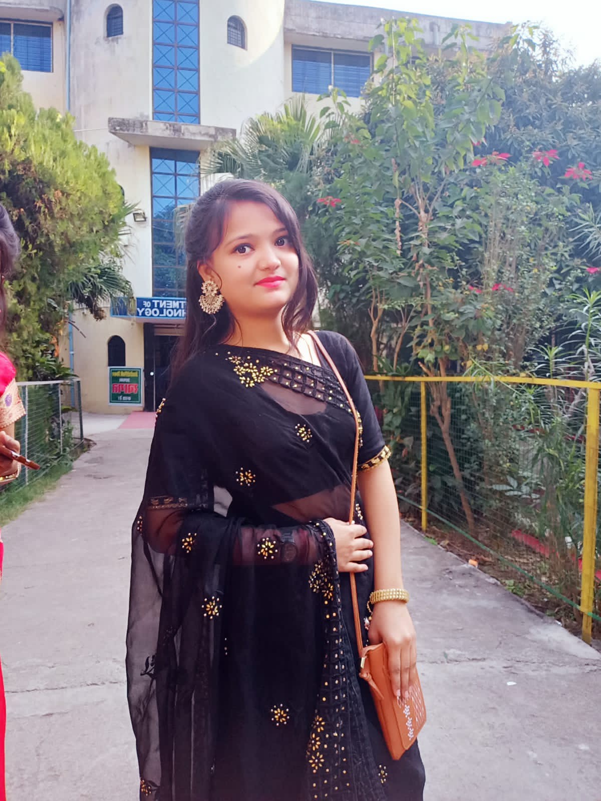Nisha Lakshakar